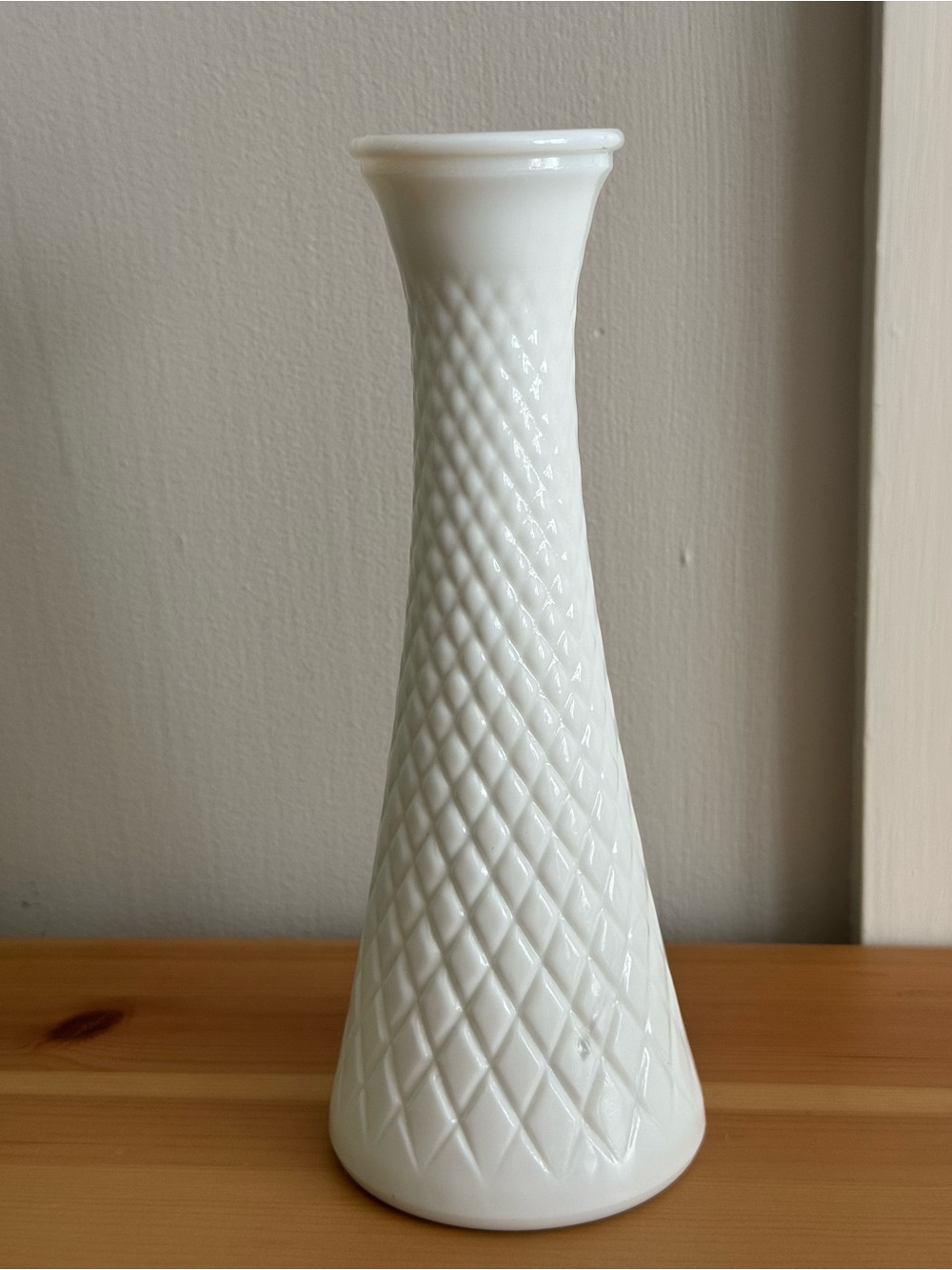 Vintage E.O. Brody 4045 Milk Glass 9” Rhombus Diamond Vase MCM USA